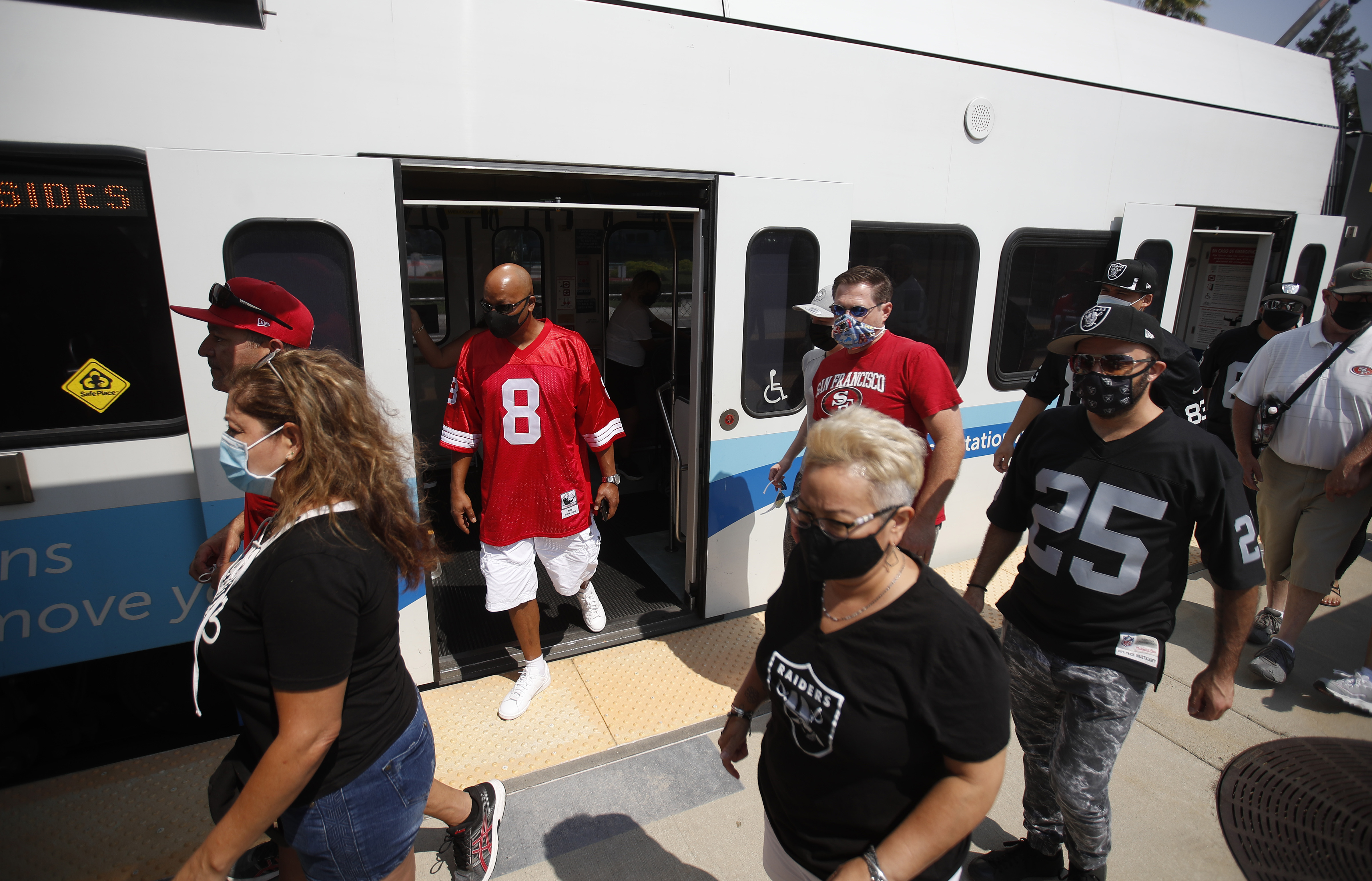 VTA rail resumes, takes 49ers fans to Levi's Stadium