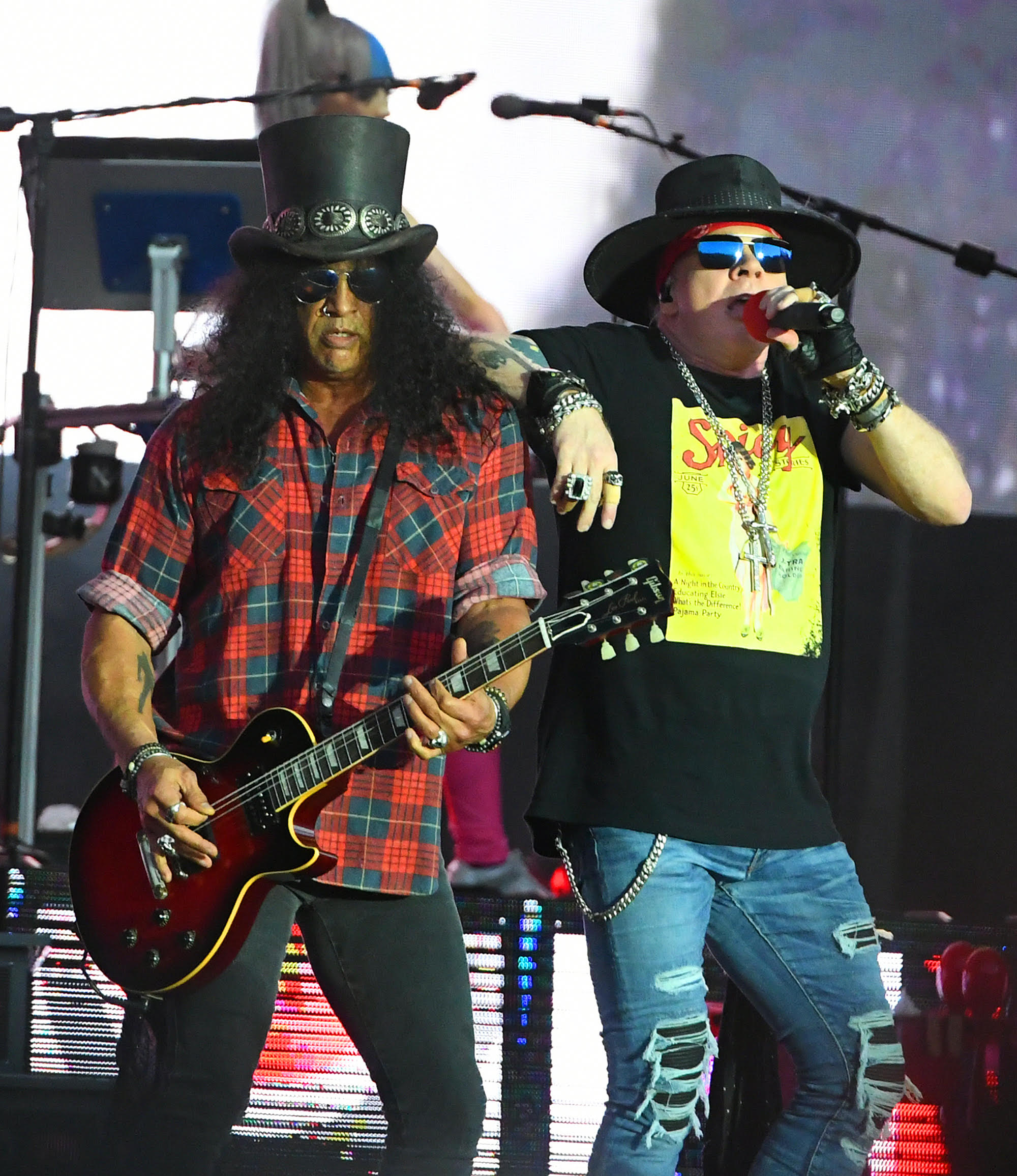 Slash Believes New Guns N' Roses Music Will Come Out in 2021