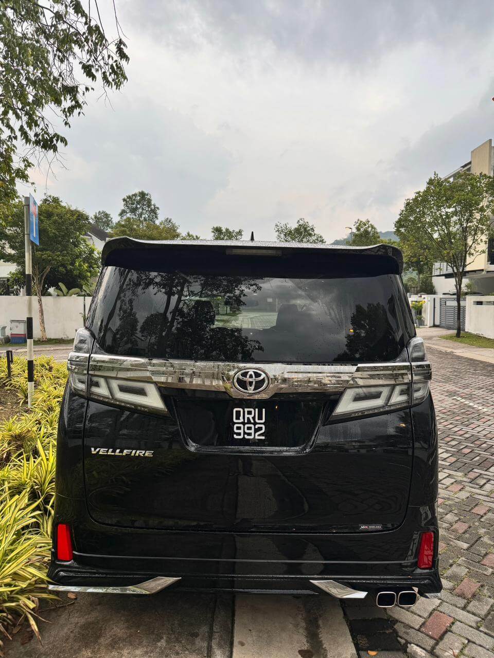 Toyota Vellfire Merryworld Holidays & Limousine Sdn Bhd