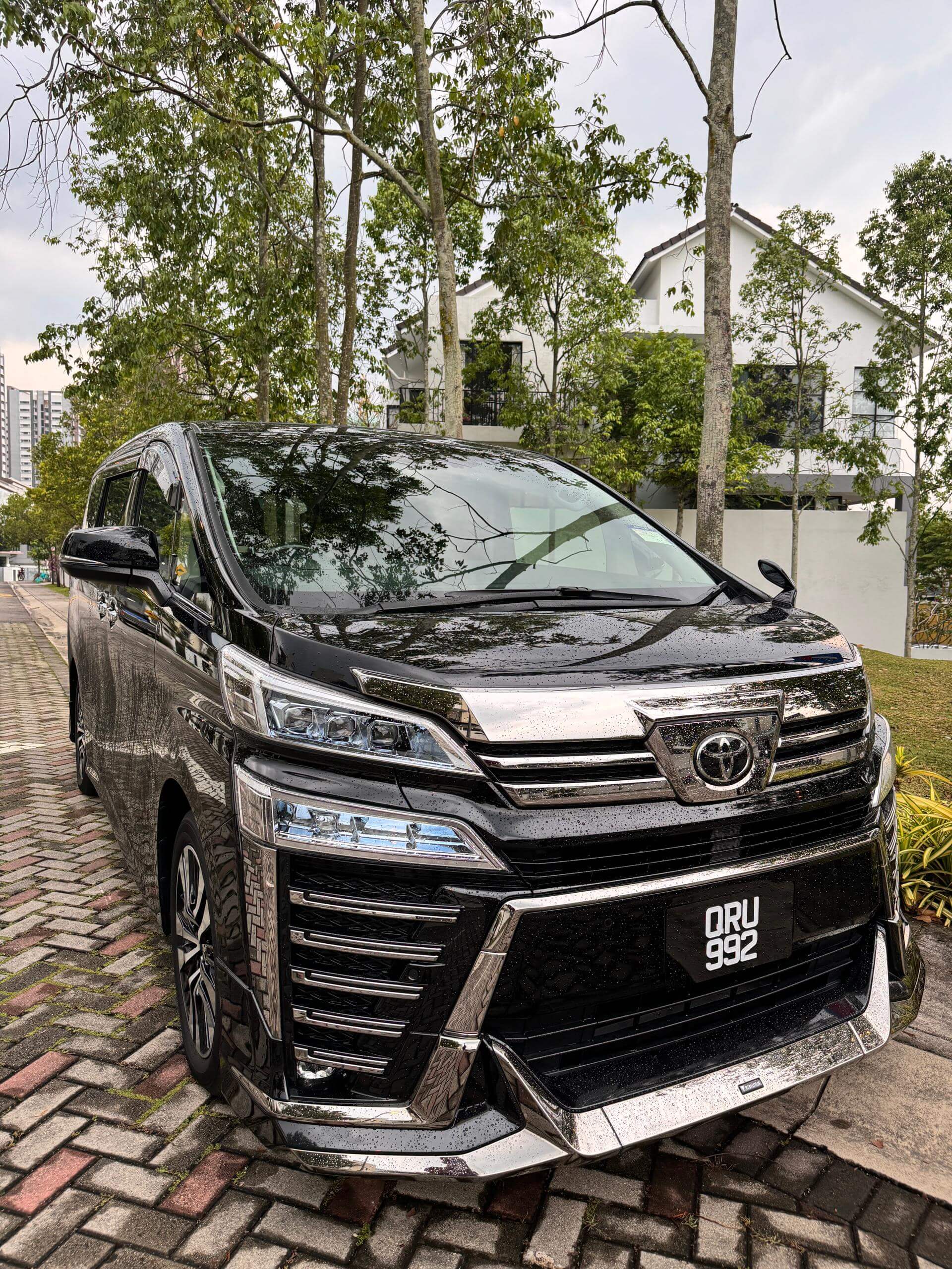 Toyota Vellfire Merryworld Holidays & Limousine Sdn Bhd