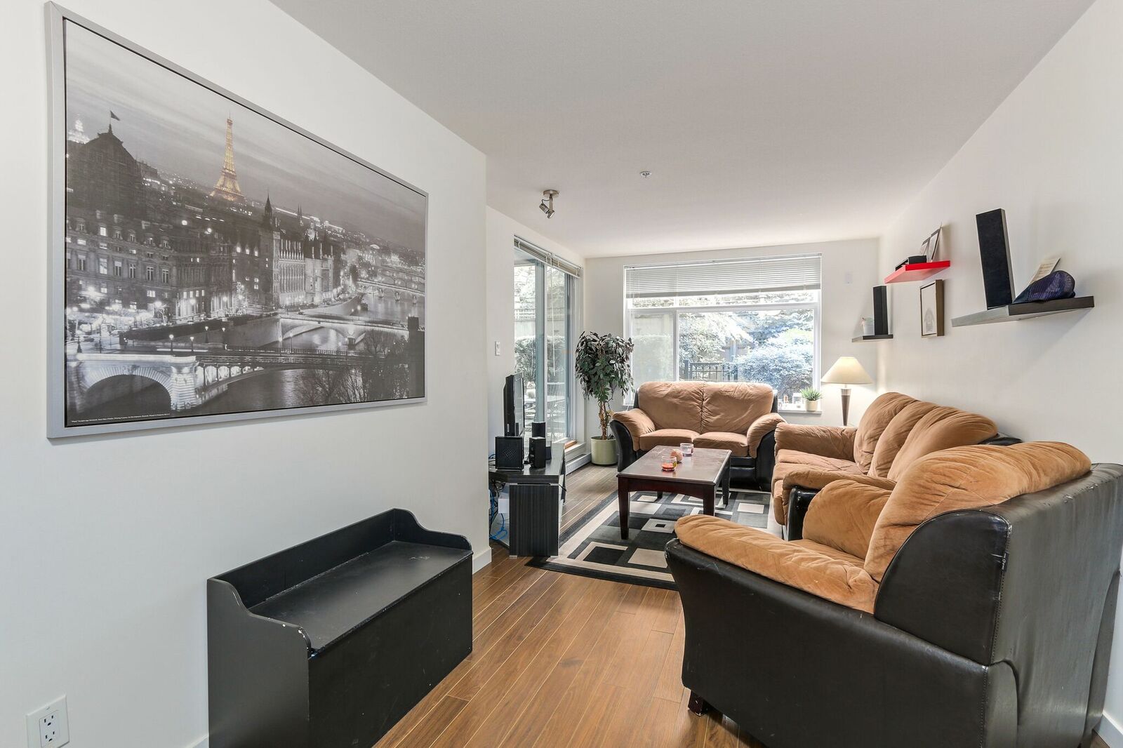 1 Bed 1 Bath Condo Surrey, BC