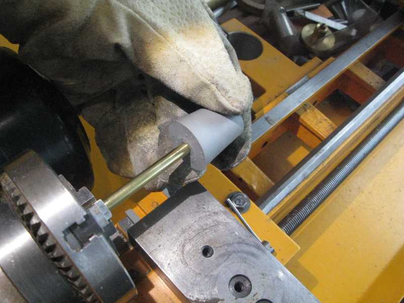 Drilling rubber / silicone stoppers