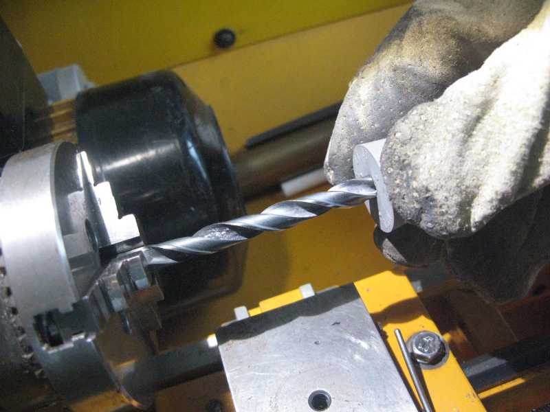 Drilling rubber / silicone stoppers