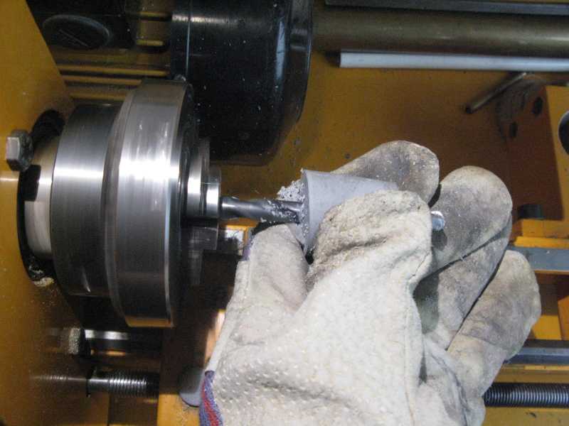 Drilling rubber / silicone stoppers