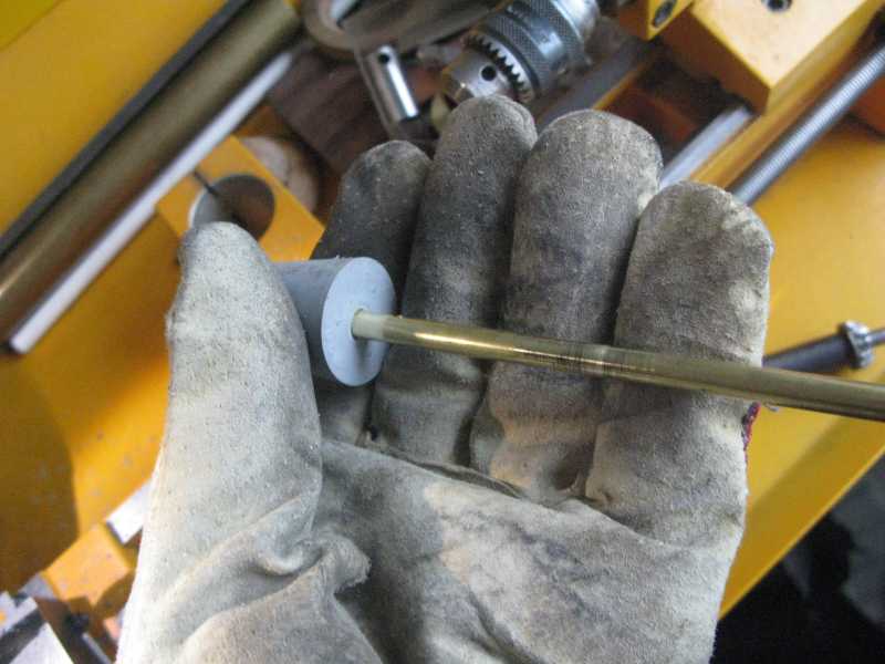 Drilling rubber / silicone stoppers