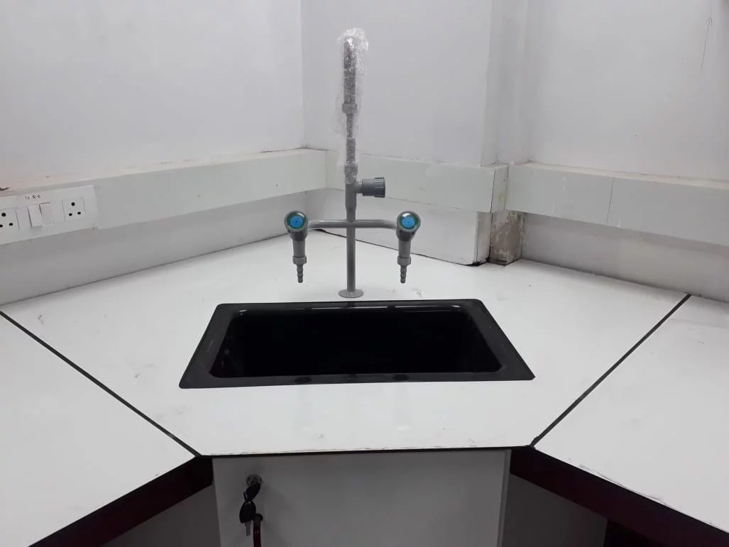 Phenolic Resin Composite Laboratory Furniture manufacturer in India