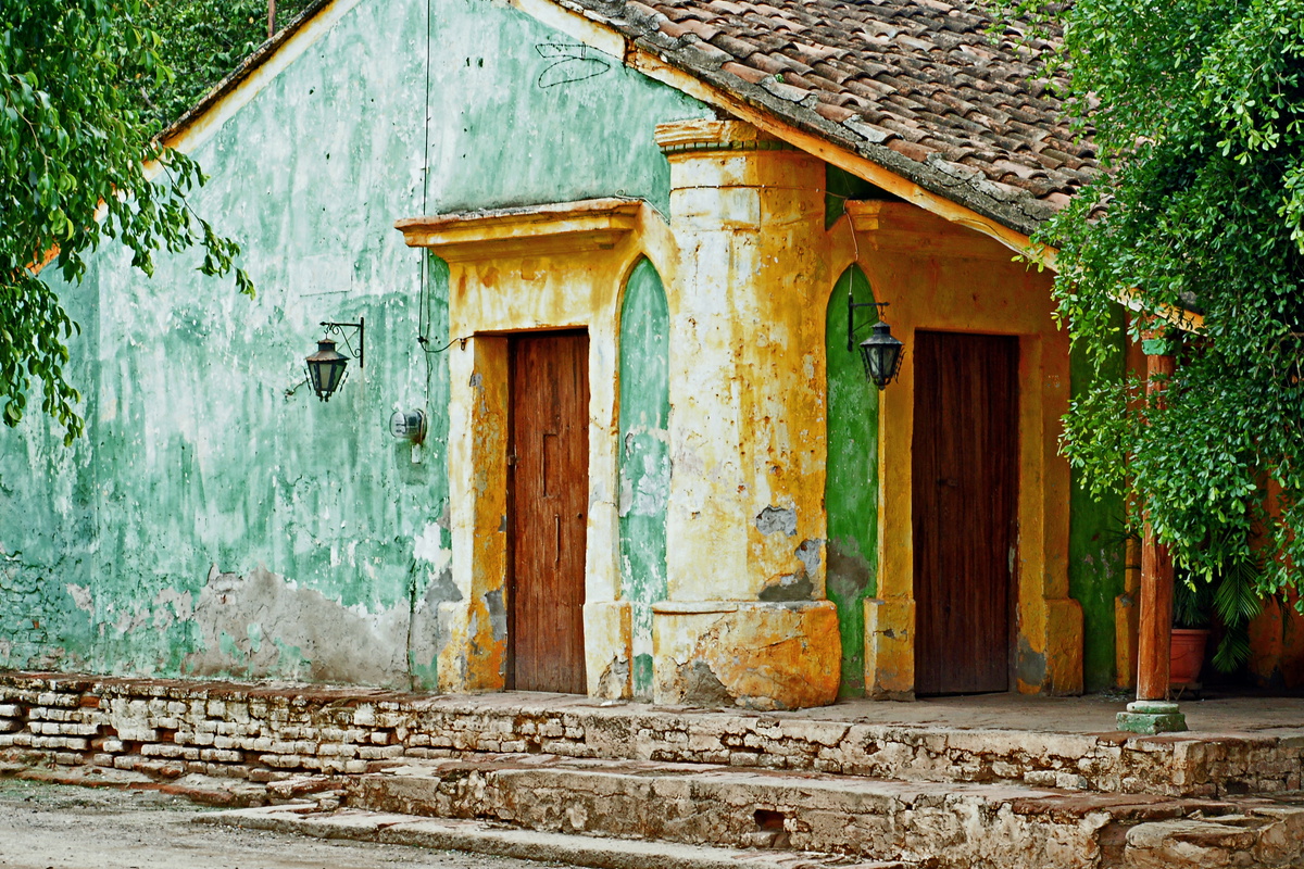 Should You Buy, Build New, or Renovate a Property in Mexico?