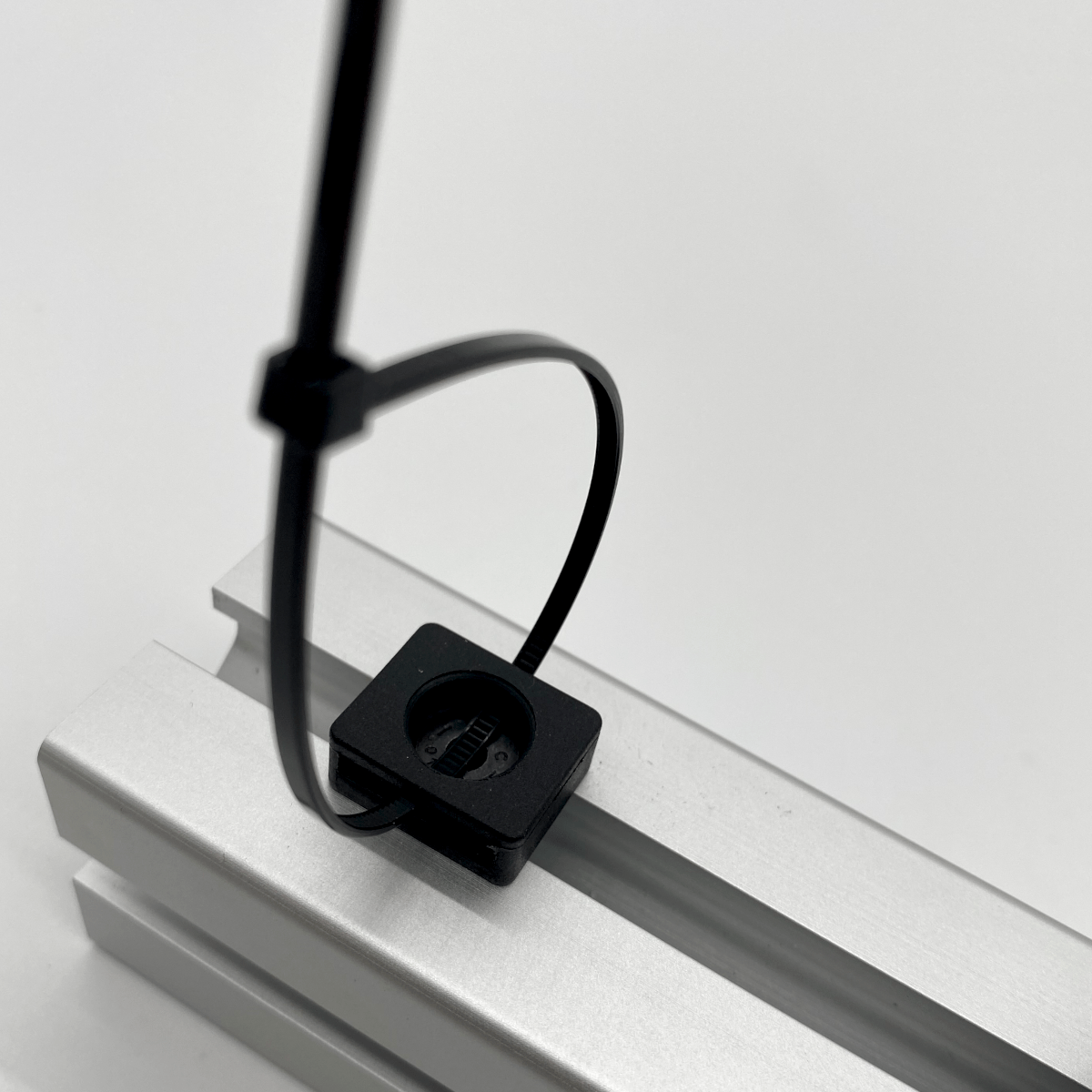 Sistema Cable Management MGarageSim