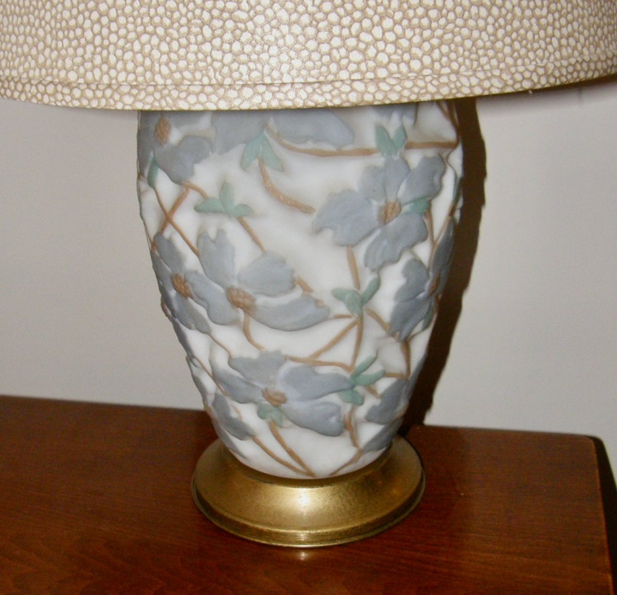 0401 1930s Table Lamp, Phoenix Art Glass Company, Monaca Pennsylvania