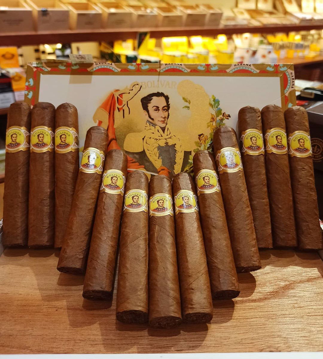 Bolivar Royal Coronas (box of 25)