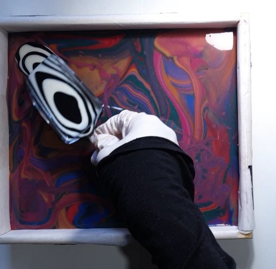 Soap Swirl technique using Dustpan Cold Process Micamoma.co.uk