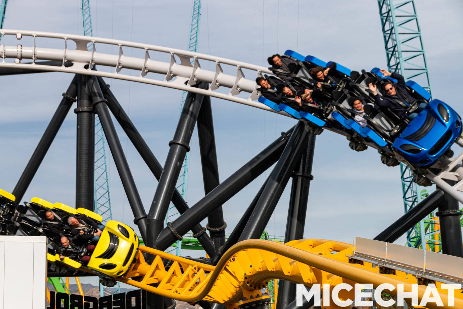 Six Flags Magic Mountain West Coast Racers Arrives at