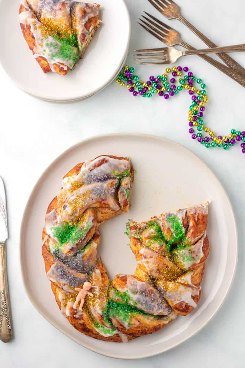 TWO Ingredient Easy King Cake Recipe • MidgetMomma