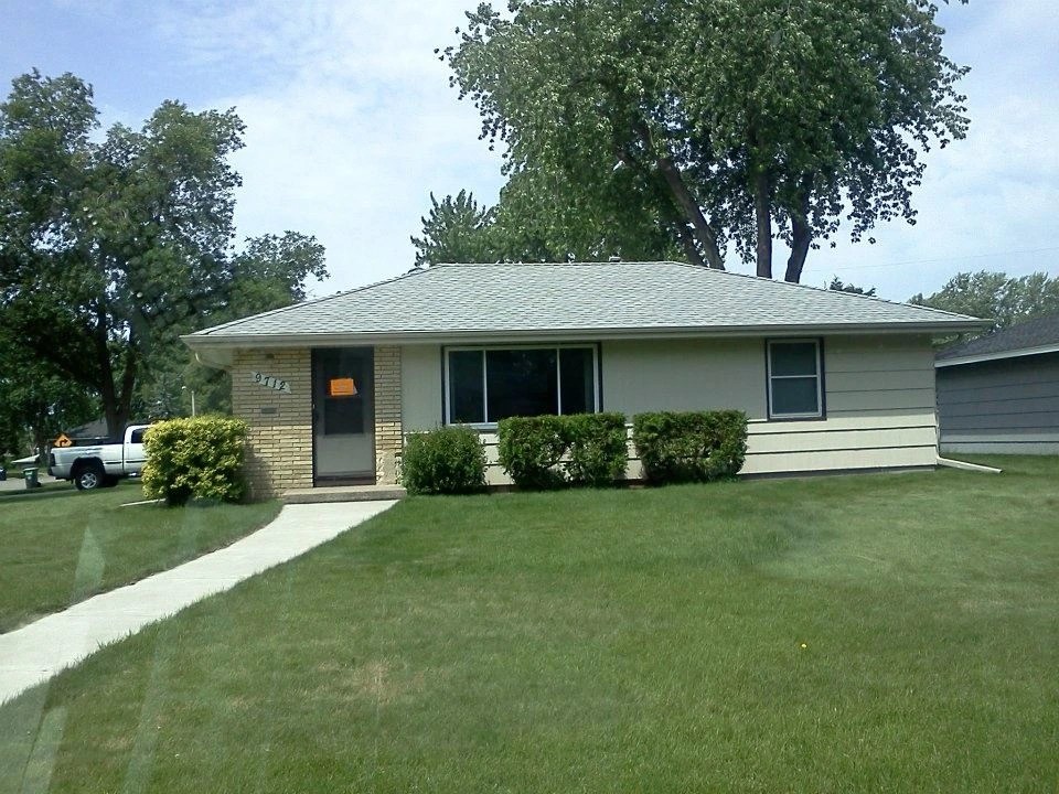 Maple Grove, MN Midwest Roofing Siding & Windows 55311