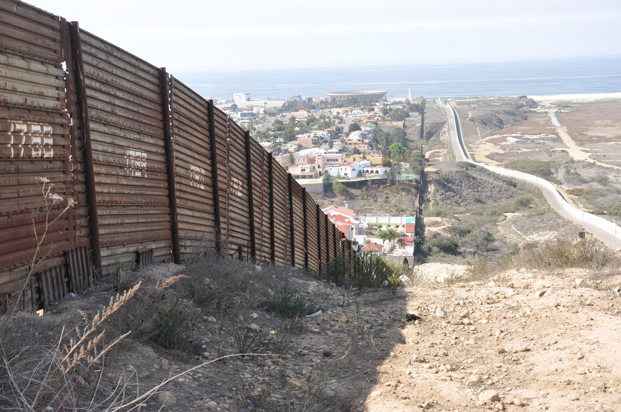 Borders and Walls Do Barriers Deter Unauthorized Migration