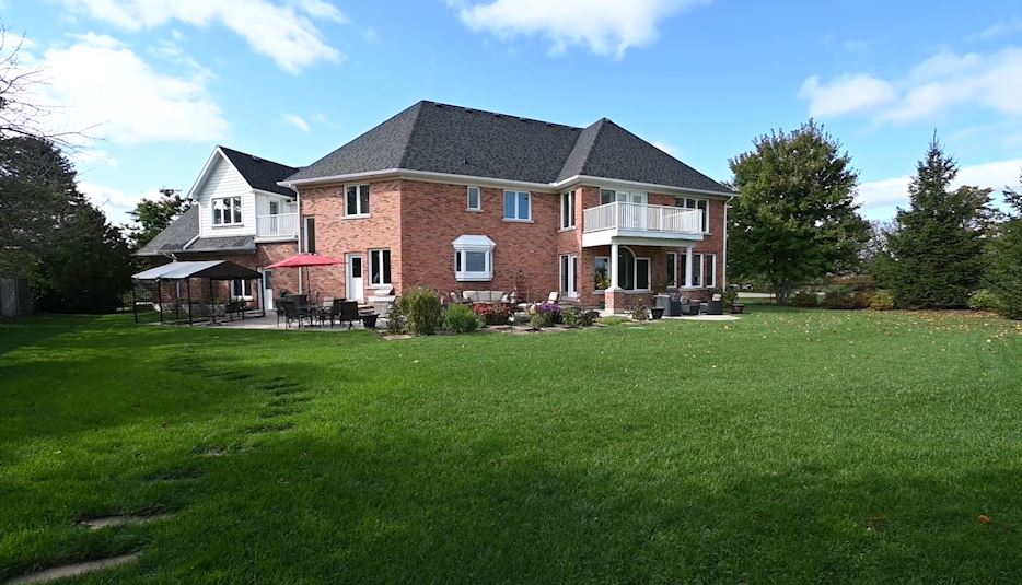 225 GOLF COURSE Road, Conestogo Ontario House in Conestogo