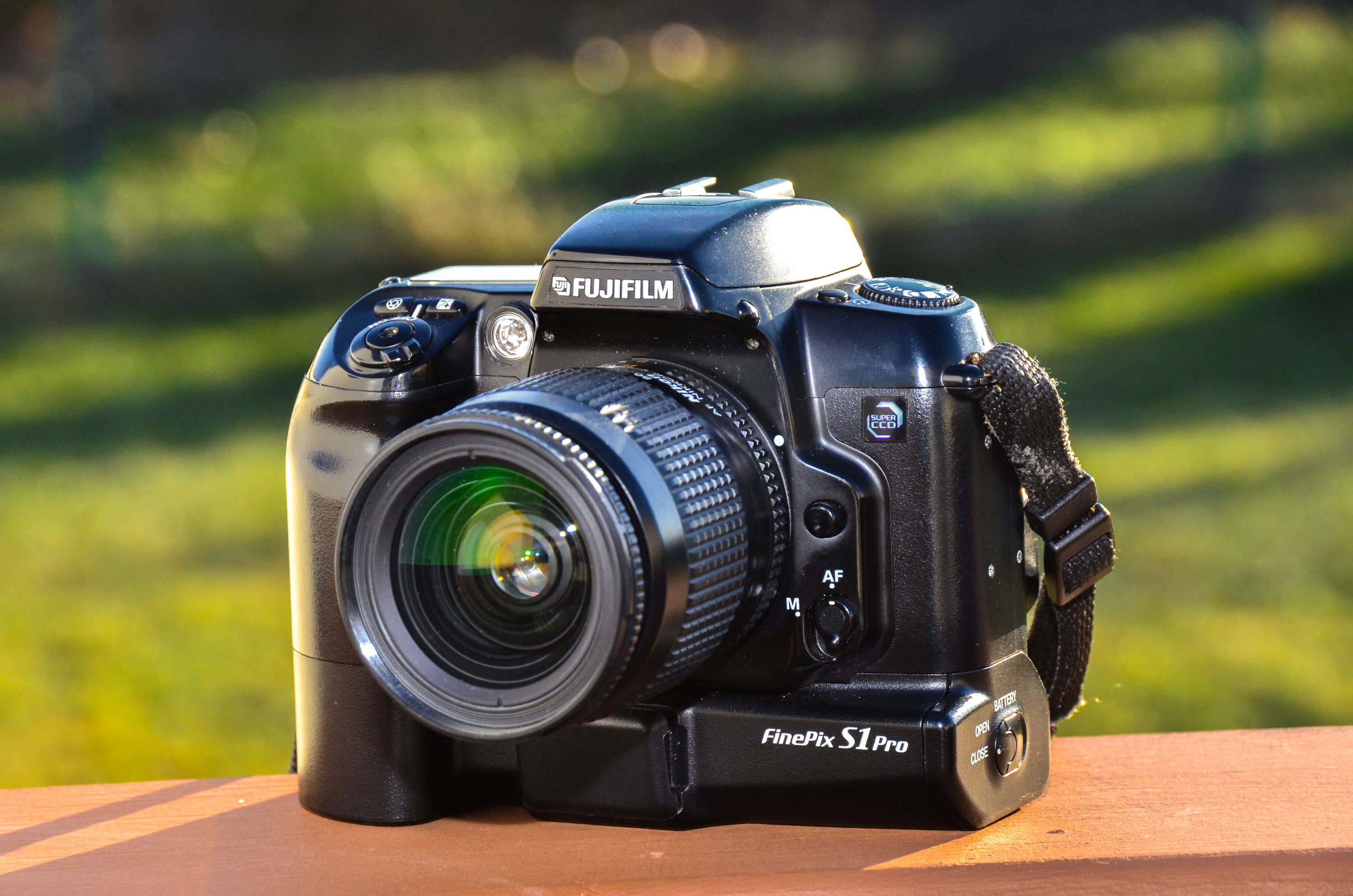Fujifilm FinePix S1 Pro (2000) mike eckman dot com