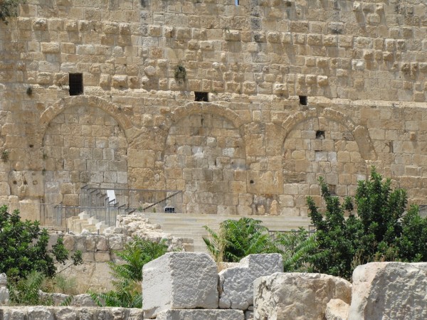 The Beautiful Gate (Chapter 40 of Jesus His Story In Stone)
