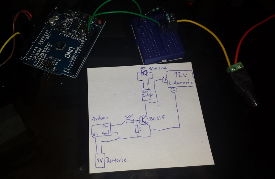 Ich verstehe die Werte nicht (Transistor und 10W led)