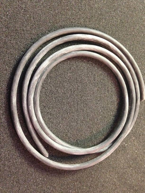 Weißer Belag auf neuem Kabel