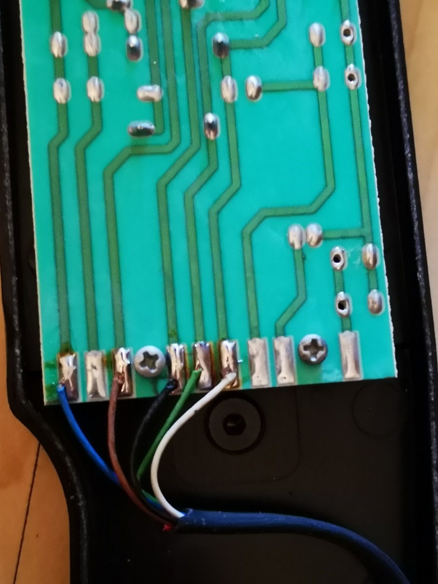 Kennt jemand die Anschlußbelegung für den Hukla Sessel