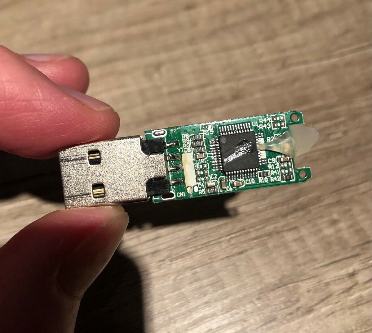 USB Stick am Stecker abgebrochen