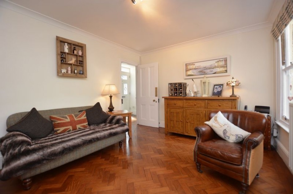 St. Johns Road, Hampton Wick Miles & Bird Estate Agents covering