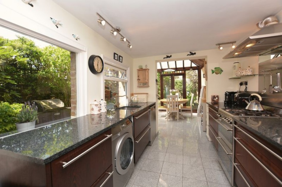 St. Johns Road, Hampton Wick Miles & Bird Estate Agents covering