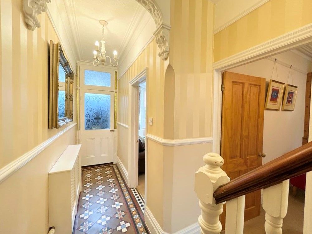 Goddard Avenue, Old Town, Swindon Miles Byron