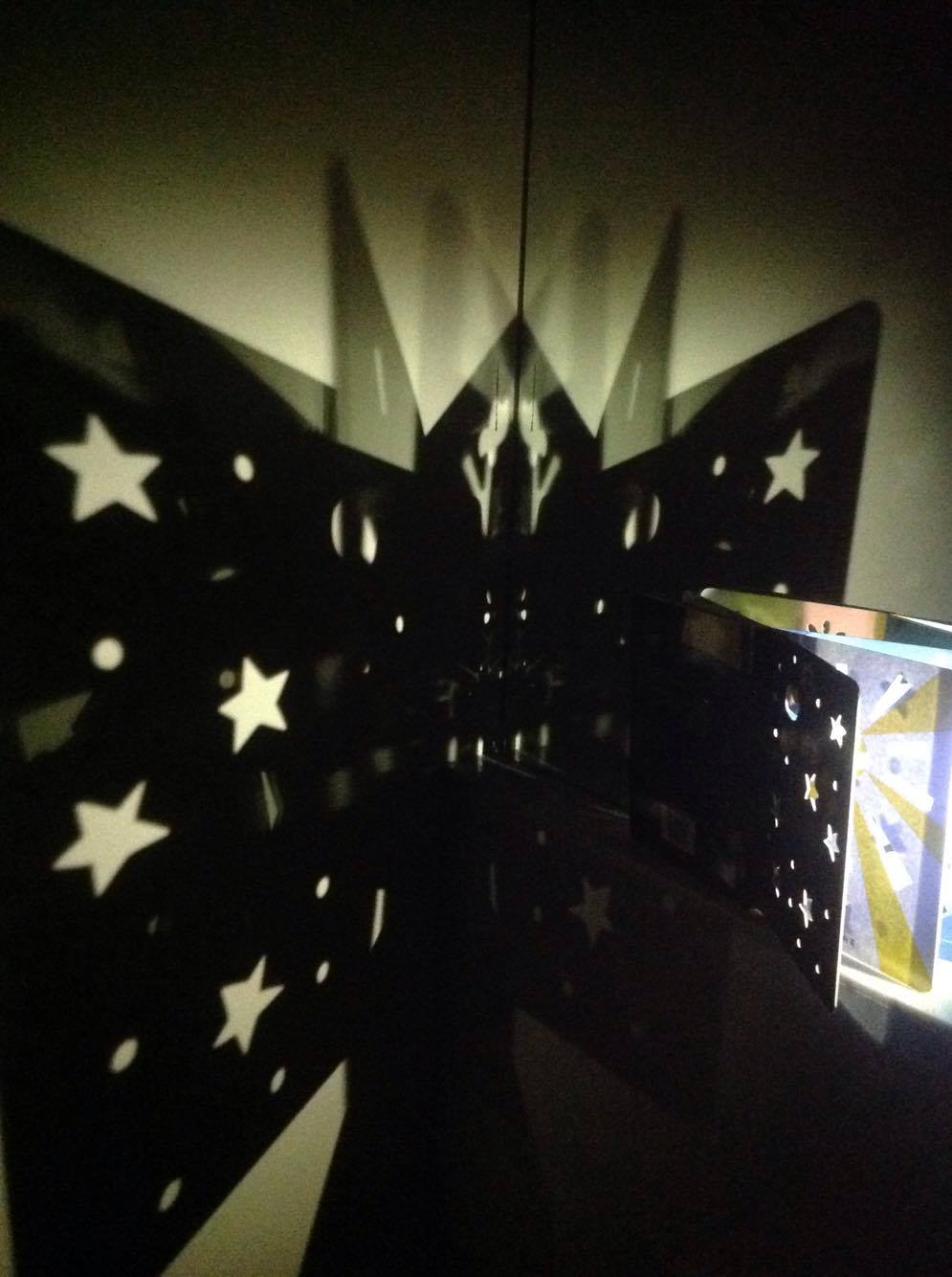 Il gioco della luce Uno dei libri di maggior successo di Hervé Tullet