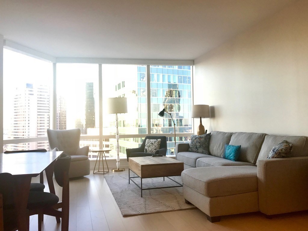 1 Franklin, Boston, Massachusetts 02110, 2 Bedrooms Bedrooms, 4 Rooms