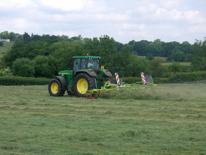 Mill Farm Ashorne Hedge Cutting