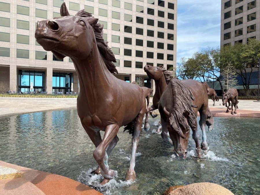 Top 10 Most Famous Bronze Animal Statues in the USA Mily Statue