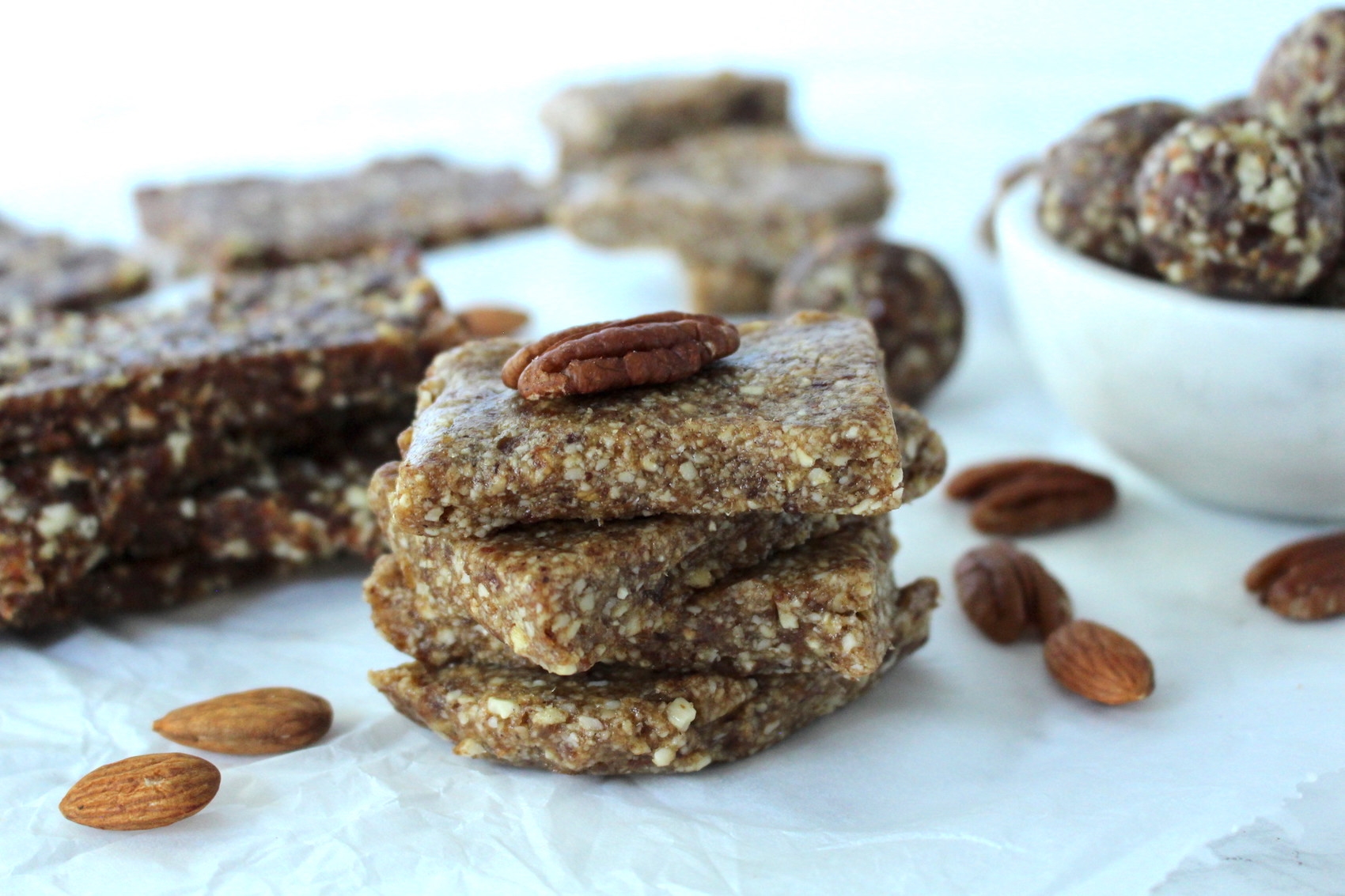 3 gesunde Rezepte für EnergyBalls Energieriegel selber machen MINAMADE