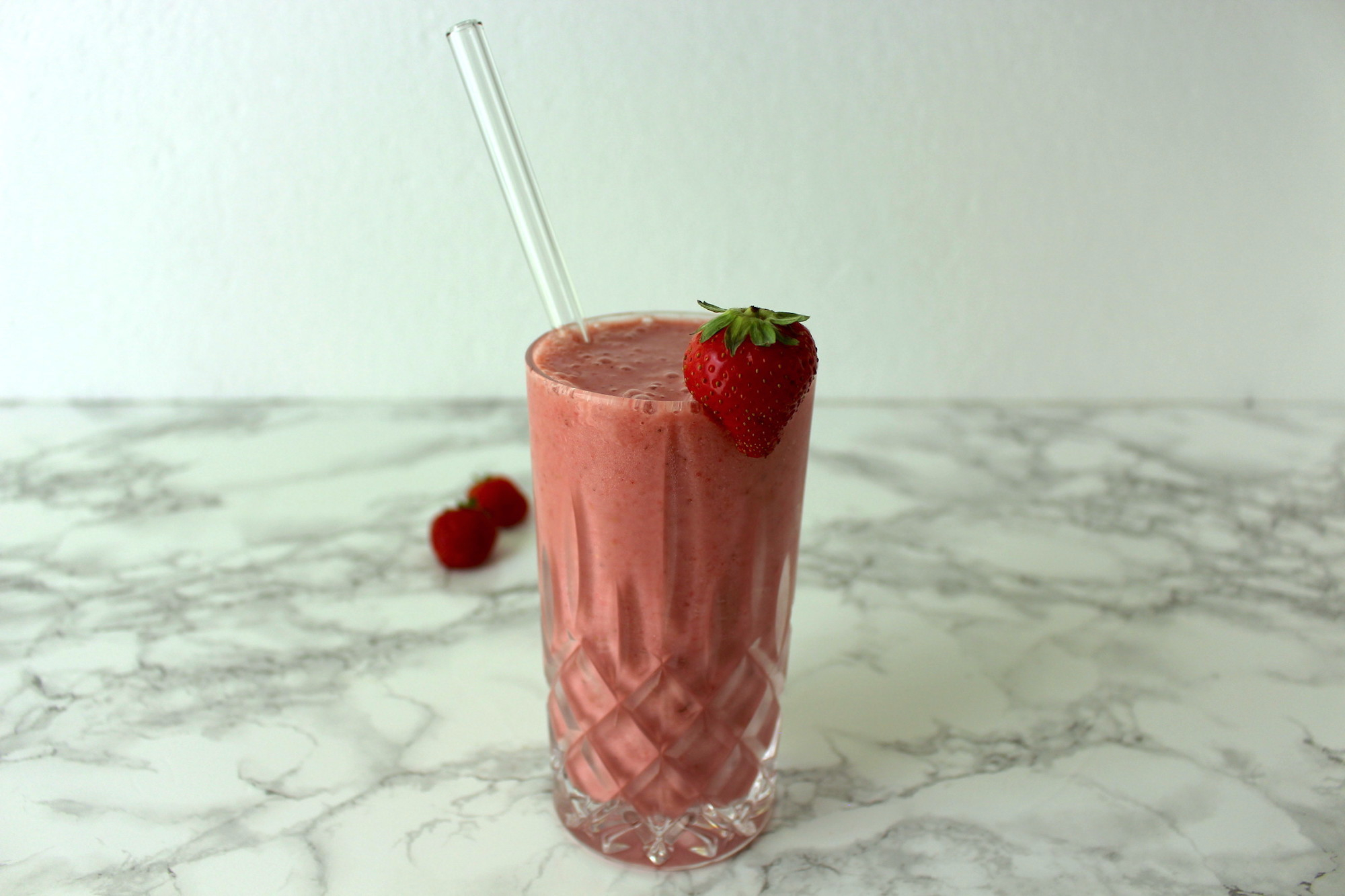 Creamy Vegan Strawberry Vanilla Milkshake MINAMADE