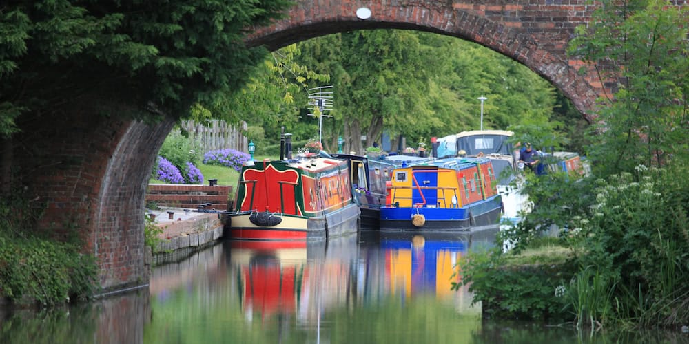 Six of the best canal boat holidays in Britain MiNDFOOD