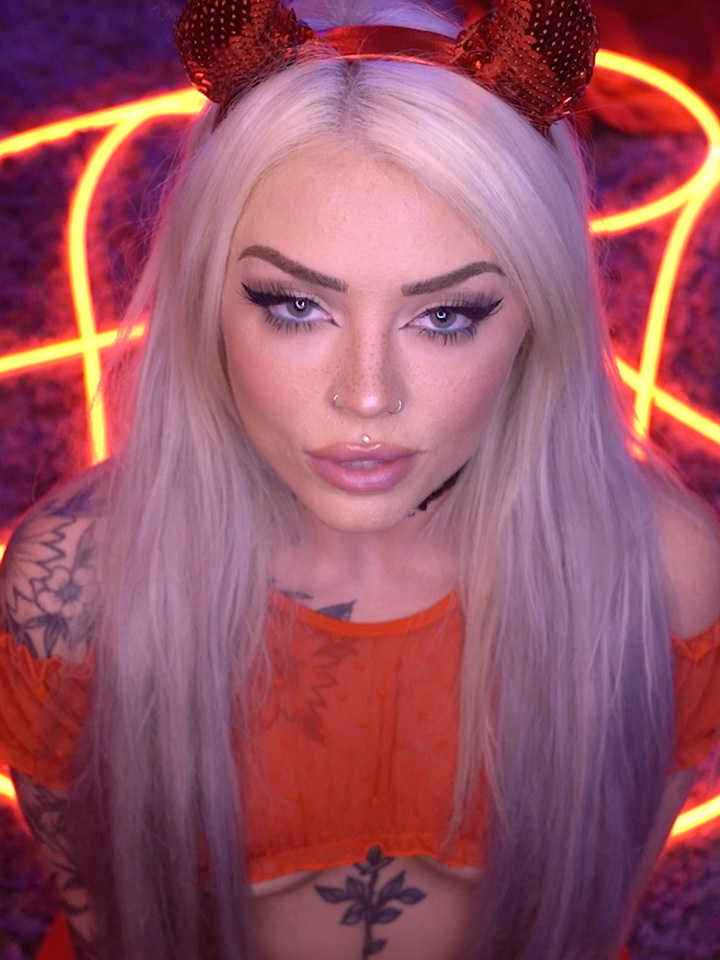 Nichole Saphir - Talent - MindUnderMaster