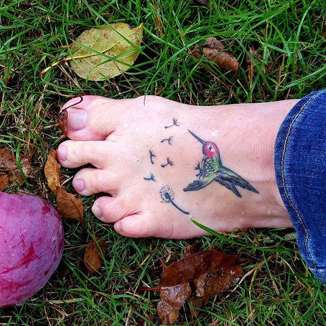 Tatuagem de Beija Flor Significado e ideias incríveis para a sua tattoo 65 Tatuagens de BeijaFlor Delicadas e Criativas