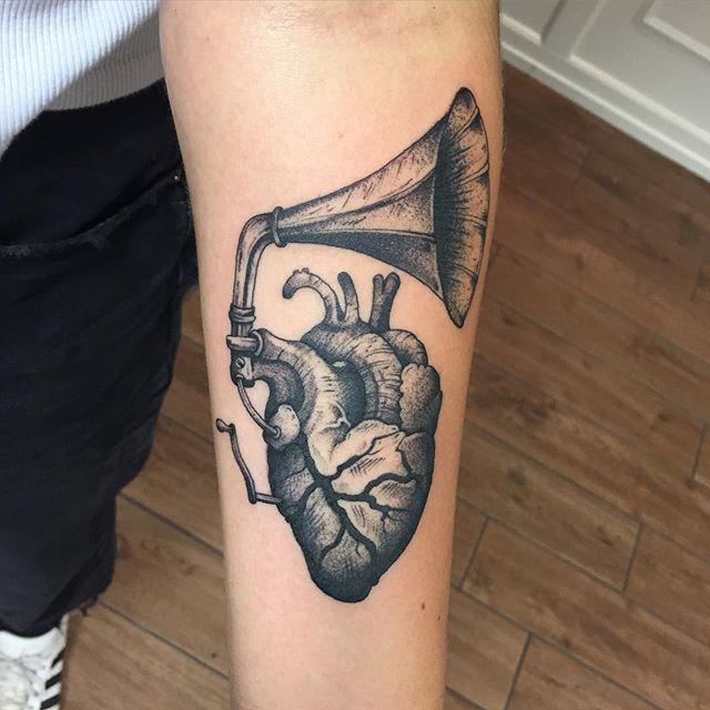 60 Tatuagens de Música Criativas (as melhores fotos!) 60 Tatuagens de Música Criativas (as melhores fotos!)