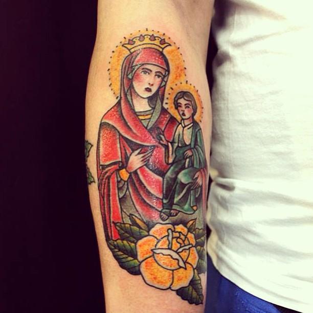 65 Tatuagens da Virgem Maria Lindas e Inspiradoras