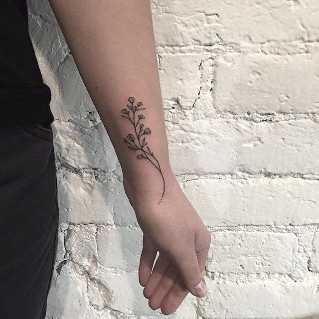 Ramos flores Cute tattoos for women, Tattoos, Tattoos for women 200 Tatuagens Femininas Fotos Lindas para Inspirar!