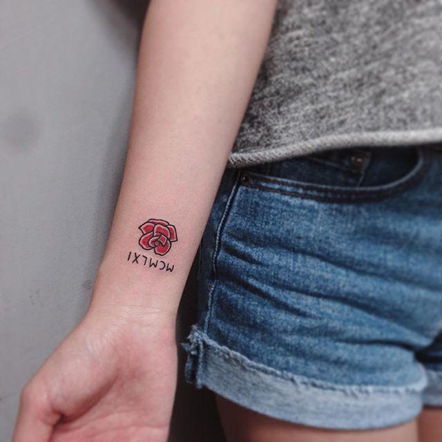 25+ melhores ideias de Tatuagem no pulso no Pinterest Tatuagens de 120 Tatuagens no Pulso (as fotos mais lindas!)