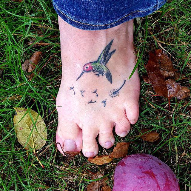 Tatuagem de Beija Flor Significado e ideias incríveis para a sua tattoo 100 Tatuagens no Pé Fotos Lindas e Inspiradoras