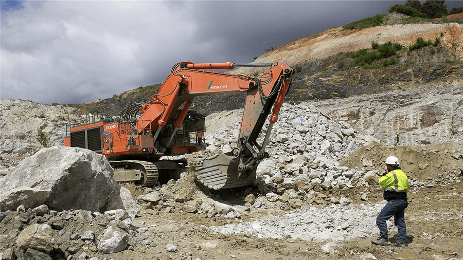 Tantalum miner threatens expansion at Australia's biggest lithium mine