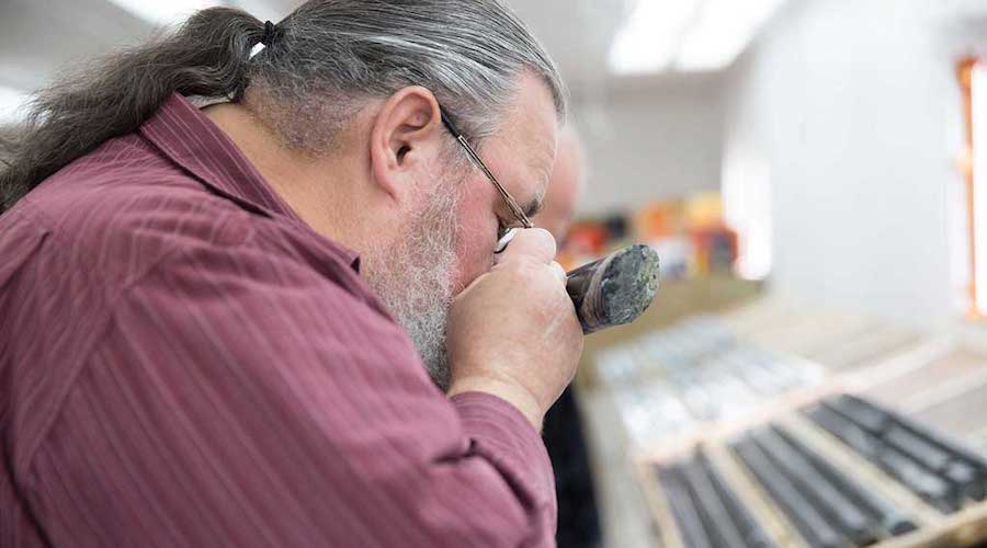 Nighthawk finds more highgrade gold showings at Indin Lake project in