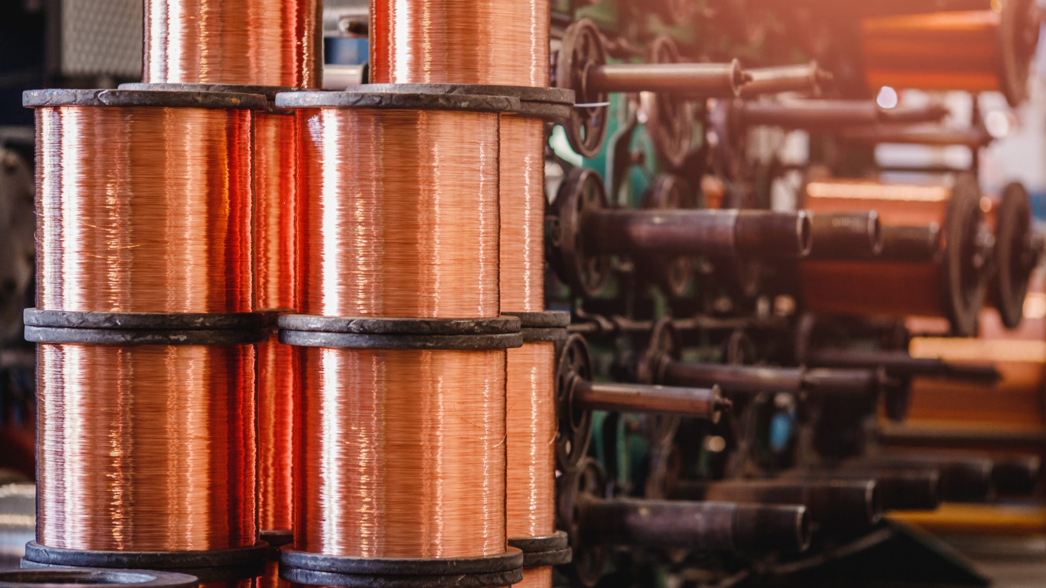 Copper price down on pressure from rebounding dollar