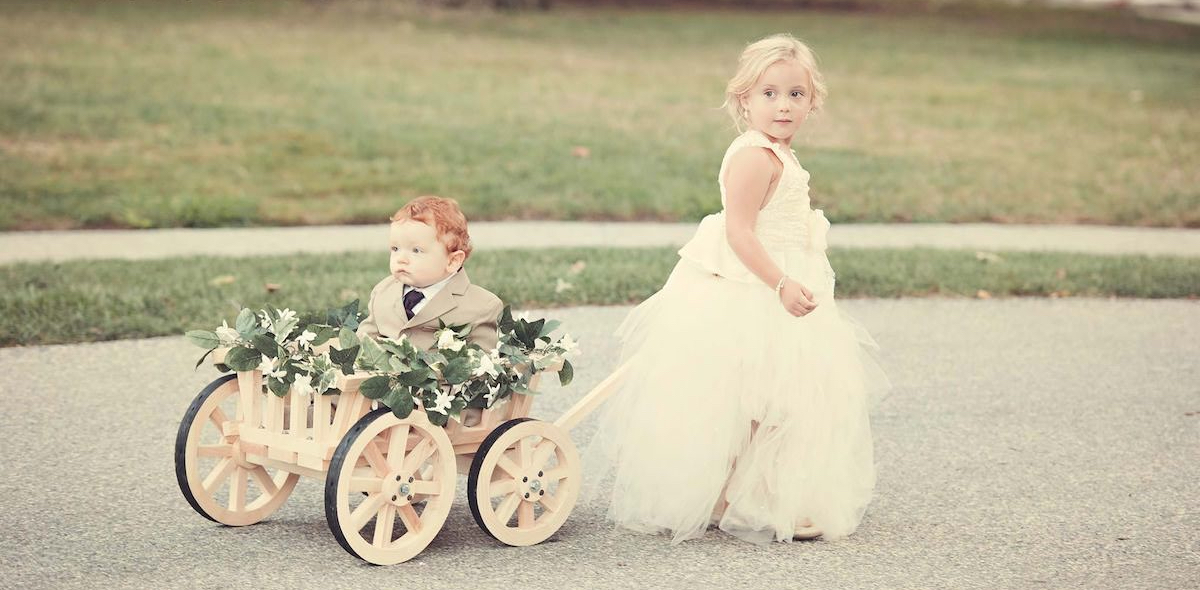 Wedding Wagons Available For Rent? Mini Wedding Wagons