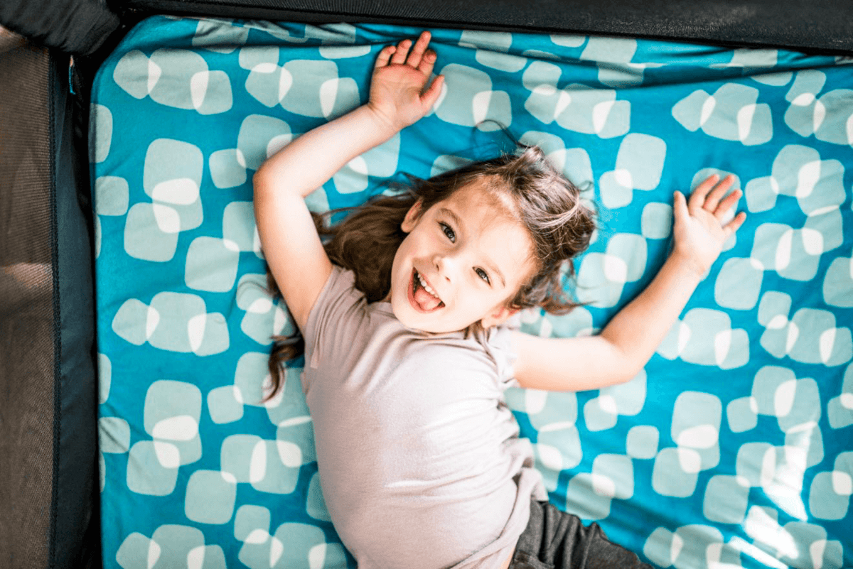 Baby Bjorn Travel Crib Light 2 Vs 4moms Breeze Shelly Lighting