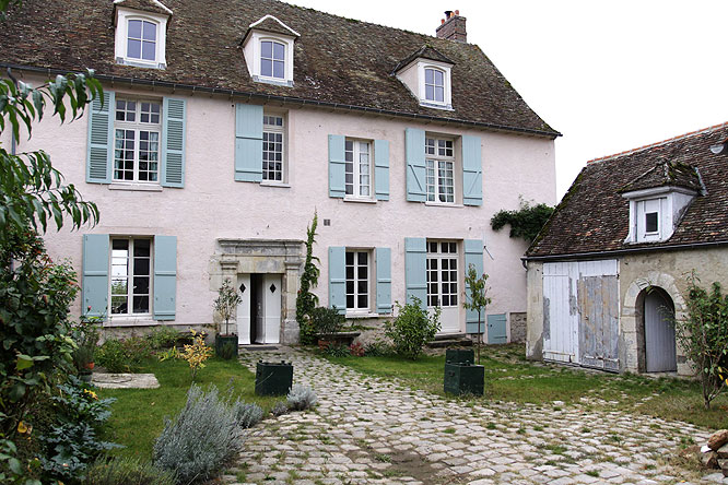 Cour pavée à l’ancienne. C0181 Mires Paris
