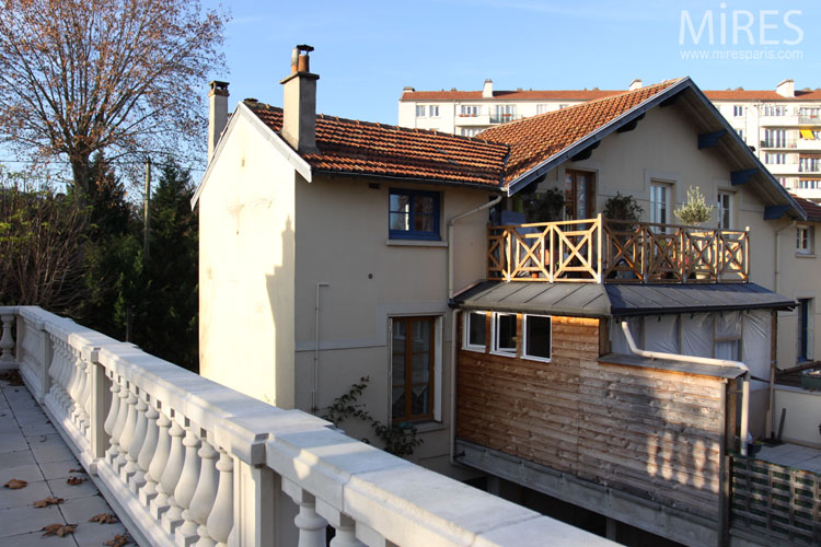 Balustraded terrace. C0646 Mires Paris